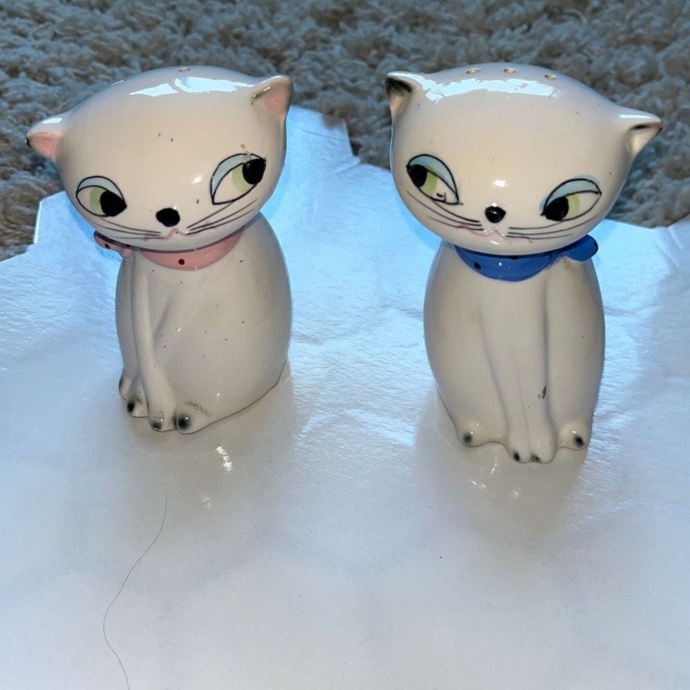 Vintage Holt Howard Cuddle Cats Salt & Pepper Shakers